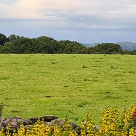 Holiday home Quakers Field View