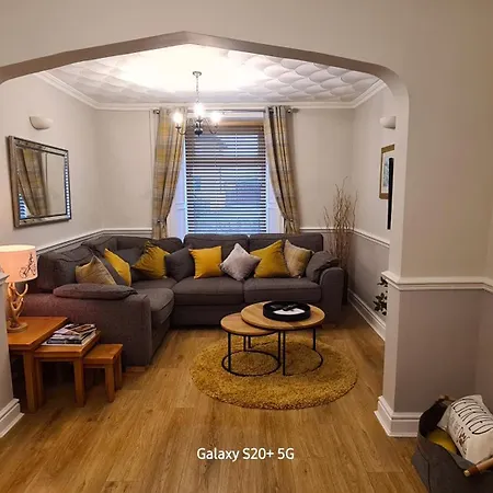 Quakers Field View * Pennington