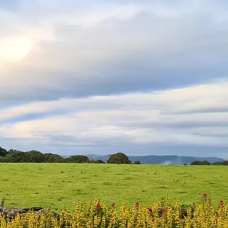 Quakers Field View Pennington