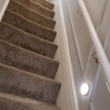 Quakers Field View * Pennington